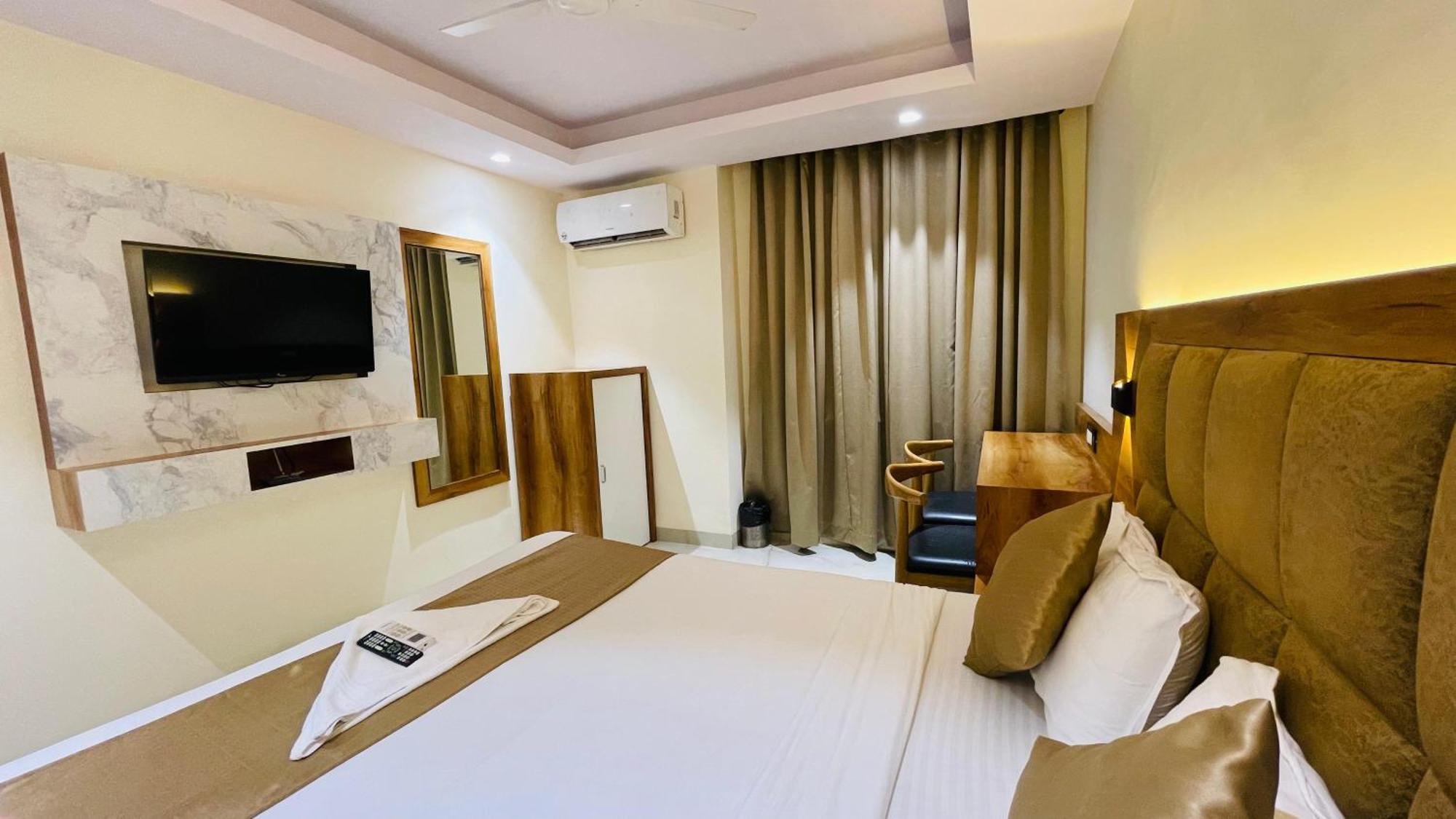 Hotel Arma Residency Мумбаи Экстерьер фото