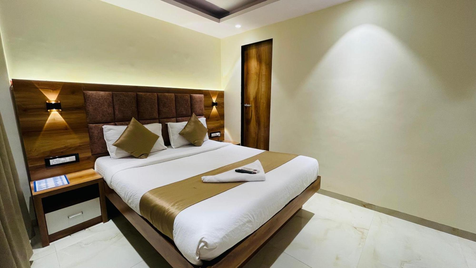 Hotel Arma Residency Мумбаи Экстерьер фото