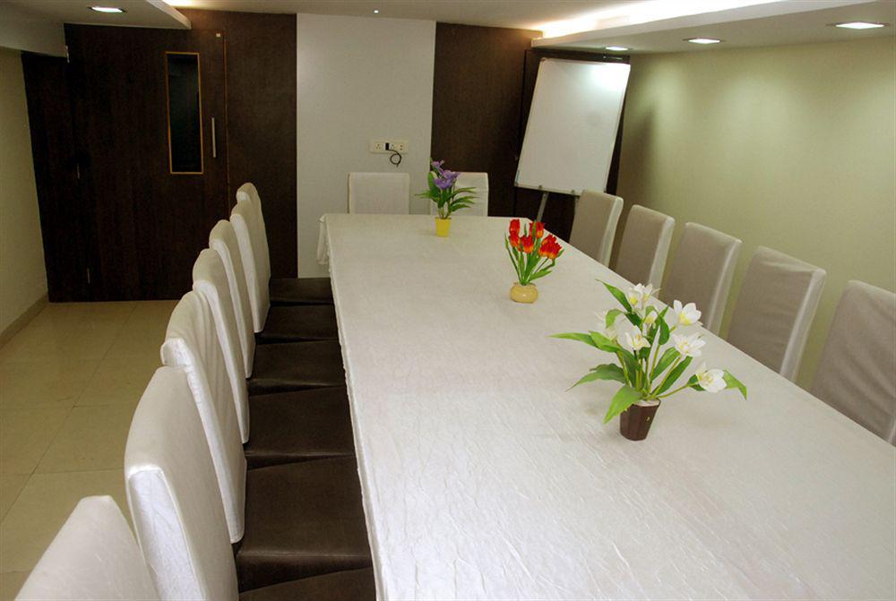 Hotel Arma Residency Мумбаи Экстерьер фото